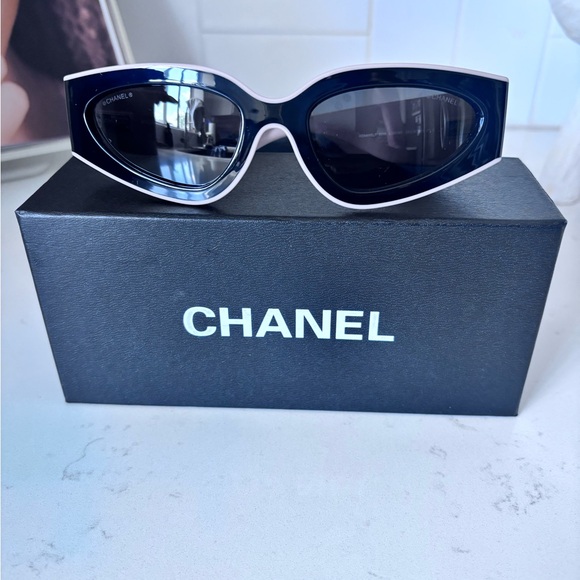 BRAND NEW WITH BOX AND CASE   CC Black Two Tone 6056 Sunglasses - Picture 1 of 14